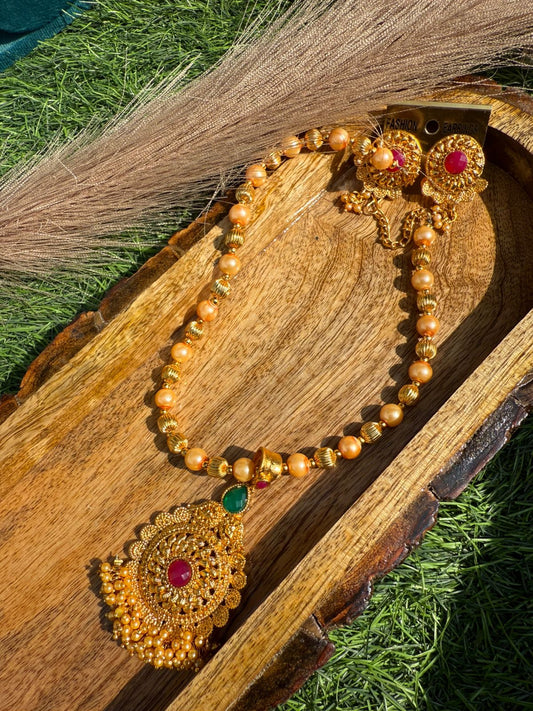 The Royal Oyster Necklace – A Blend of Oceanic Charm and Timeless Royal Elegance